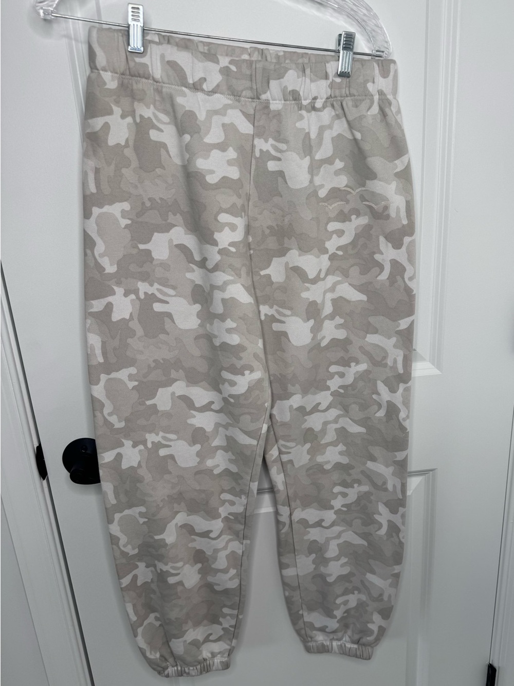 Lazypants cream camo joggers medium
